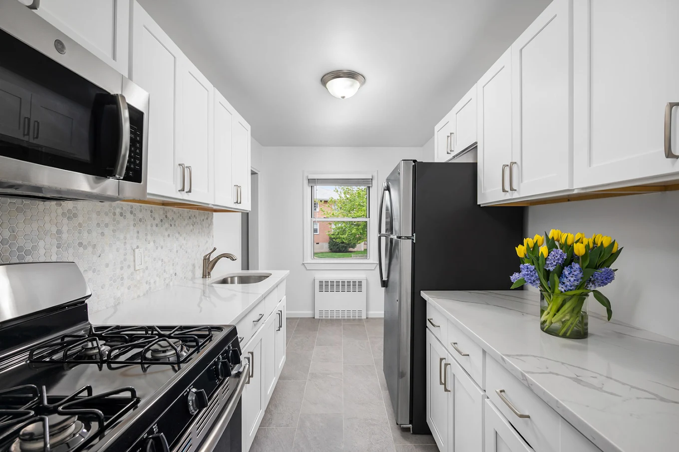 Crestwood Lake Apartments